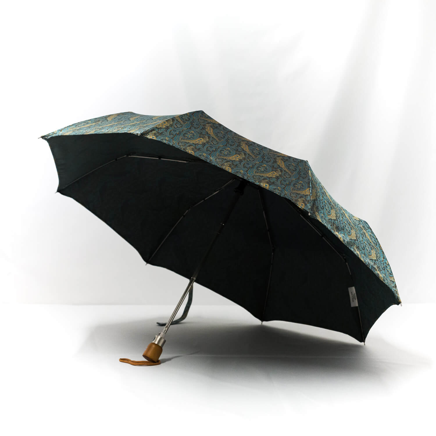 Women's paisley woven folding umbrella