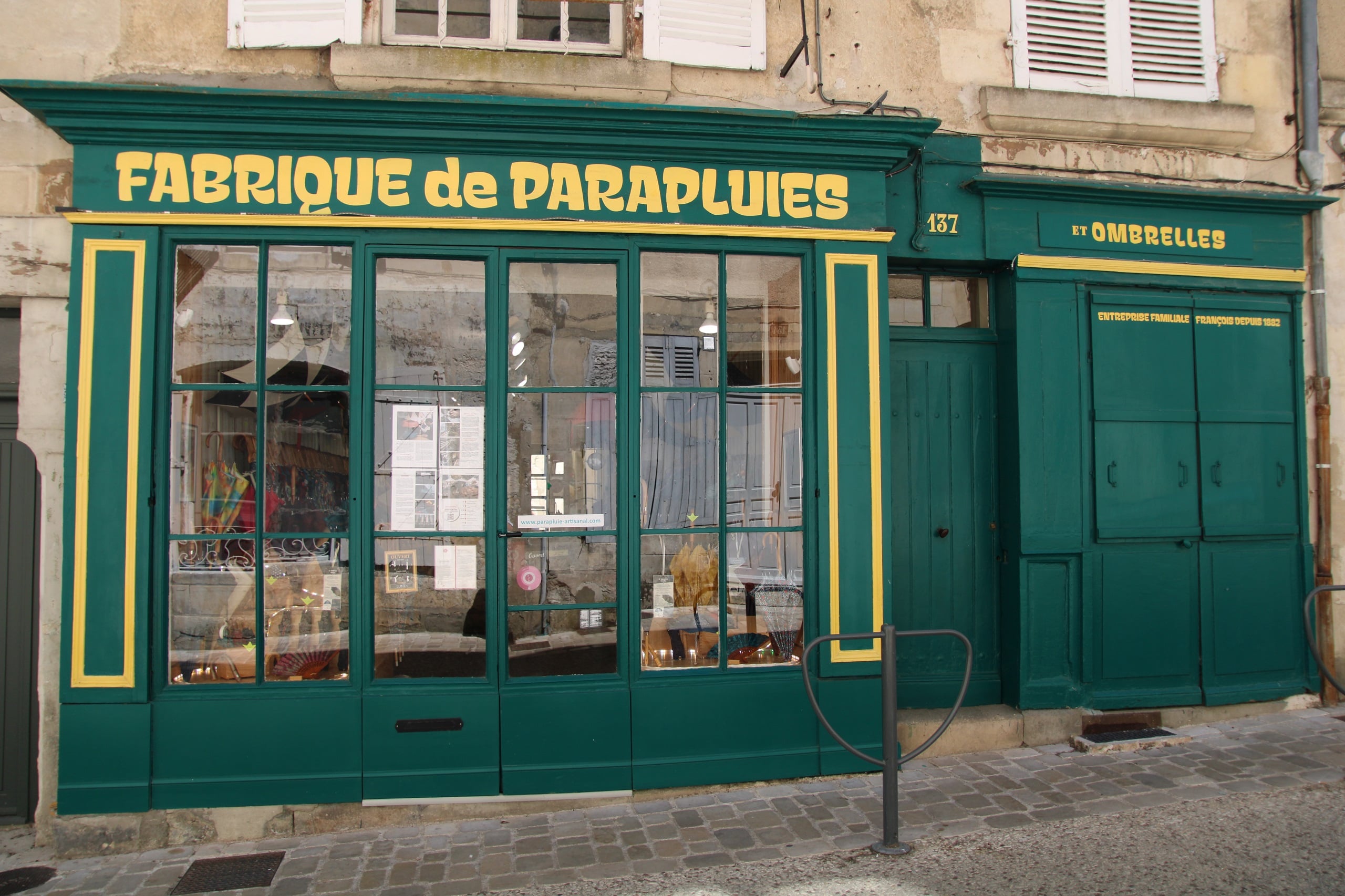 Fabrication Française de parapluies et ombrelles